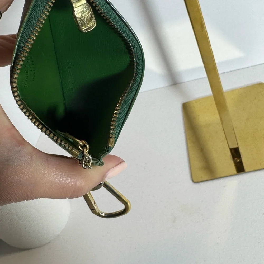 AUTHENTIC Louis Vuitton Green Epi Key Holder